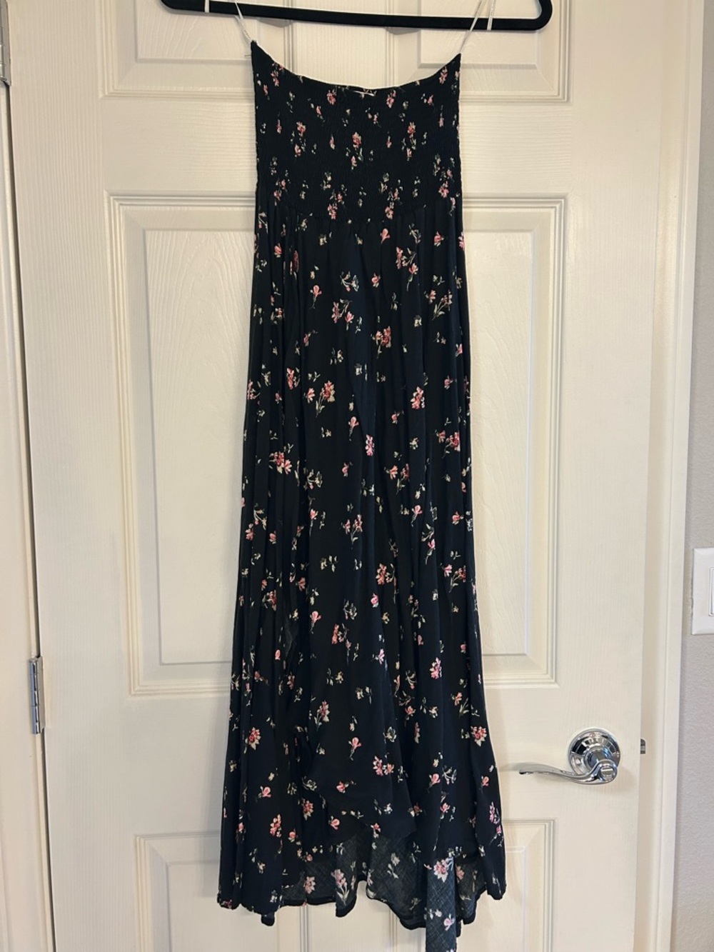 August the label By Revolve shirred waist Black Floral Maxi Skirt  (Bin A)